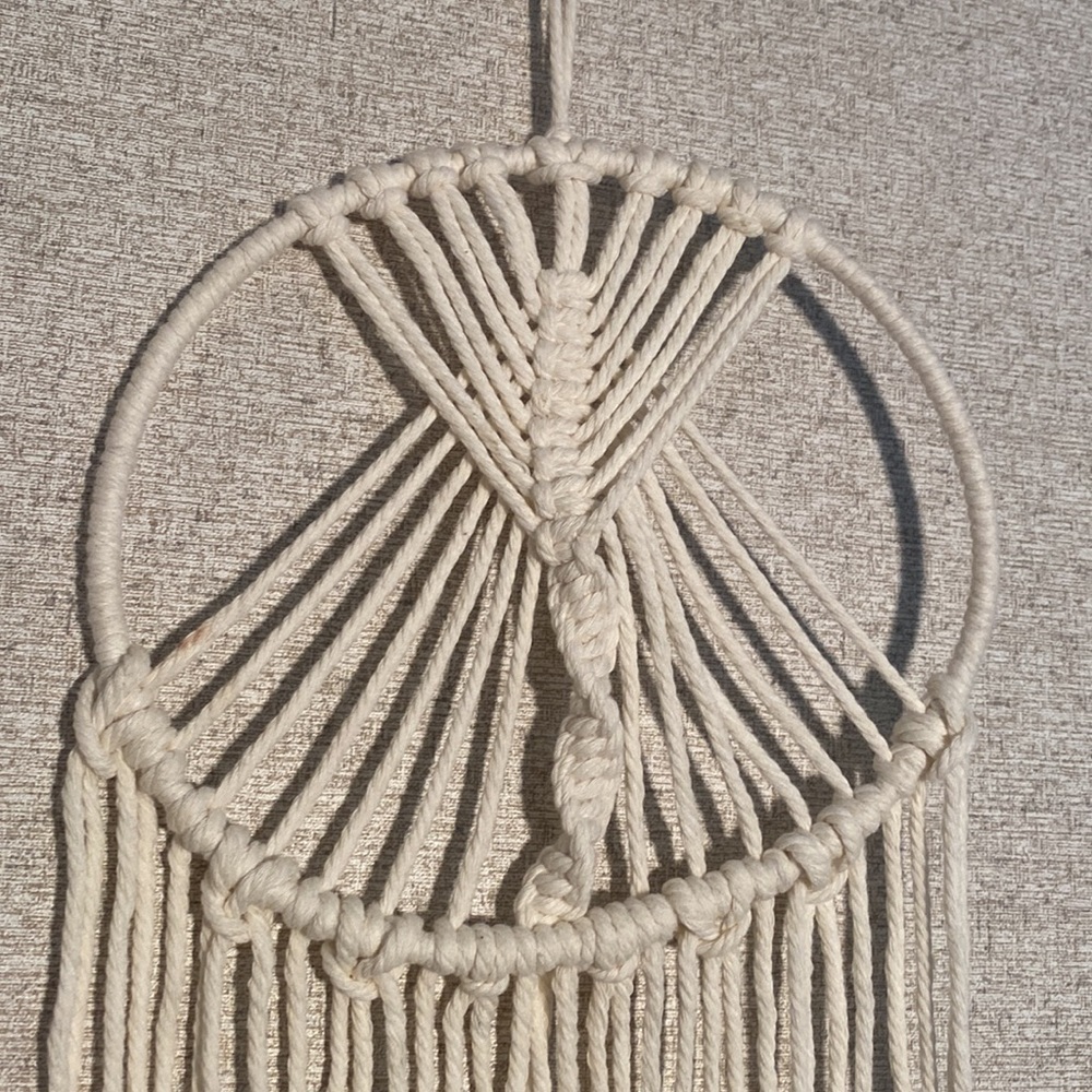 Macrame wall hanging - Picture 2 of 3